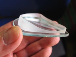 Aufgeklebte sehr starke Minusgl�ser f�r Kurzsichtige